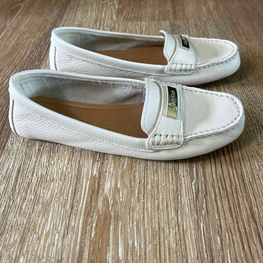 Calvin Klein Leta Cream Leather Loafers Flats Minimalist Preppy Quiet Luxury 8 - Picture 2 of 13